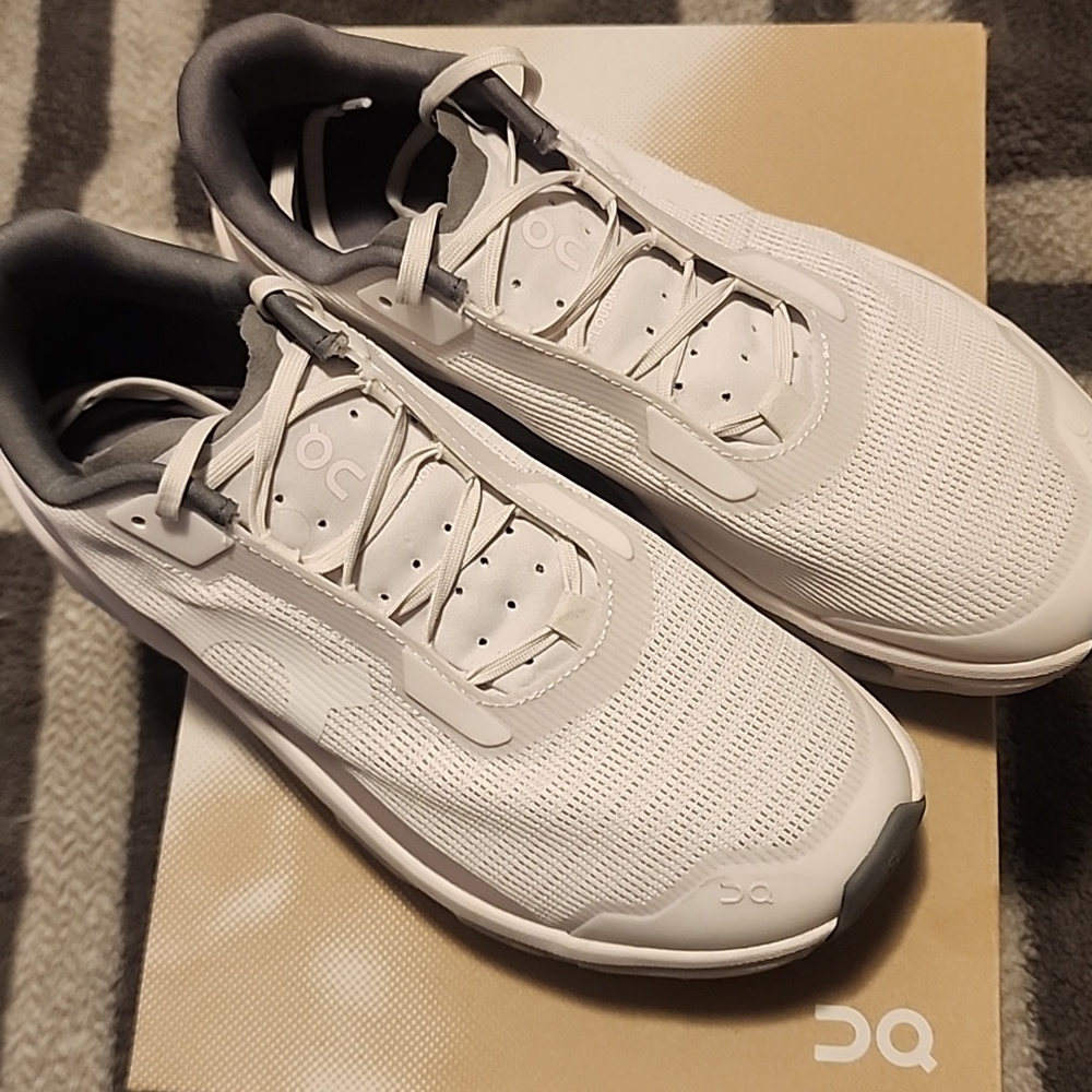 Ladies On Cloudmonster Void Size 8 - Picture 9 of 10